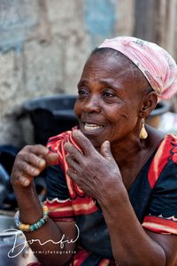 oude-vrouw-old-woman-ghana